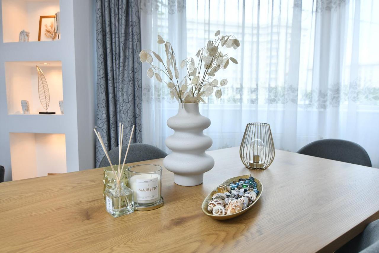 Apartamento Parliament Square Elite Escapes Bucarest Exterior foto